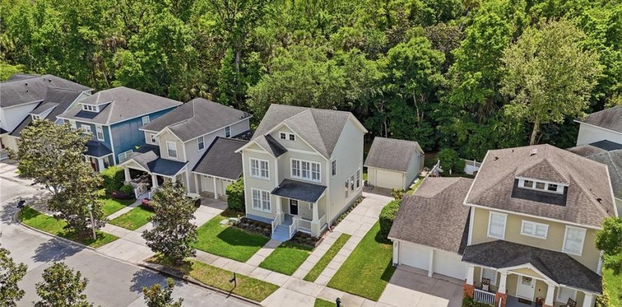 Casa en Celebration, Florida 3 dormitorios, 153.85 m2 № 2167449