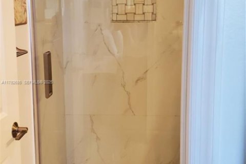 House in Pembroke Pines, Florida 2 bedrooms, 108.7 sq.m. № 1994054 - photo 6