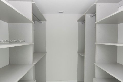 Copropriété à vendre à Miami, Floride: 2 chambres, 87.7 m2 № 1934528 - photo 15