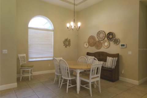 House in Dover, Florida 4 bedrooms, 237.18 sq.m. № 1866187 - photo 5