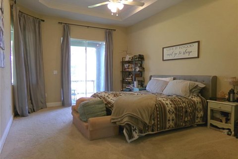 House in Dover, Florida 4 bedrooms, 237.18 sq.m. № 1866187 - photo 11