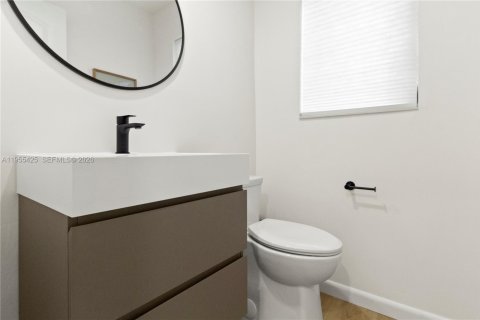 Condominio en venta en Hallandale Beach, Florida, 1 dormitorio, 74.88 m2 № 2020217 - foto 29