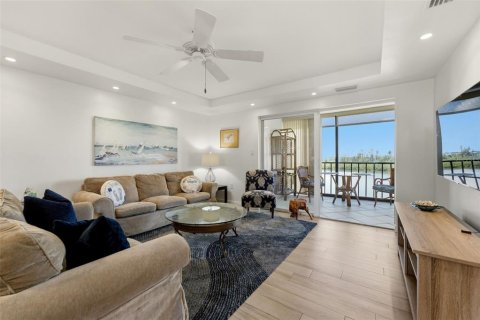 Condo in Sarasota, Florida, 2 bedrooms  № 2395894 - photo 17
