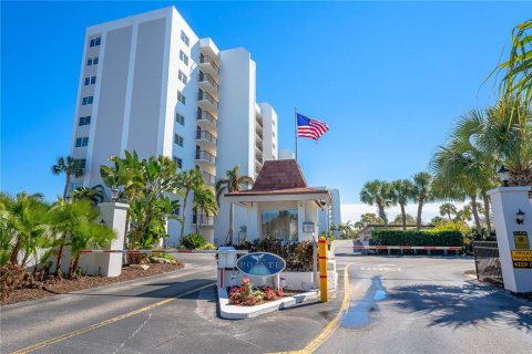 Condo in Sarasota, Florida, 2 bedrooms  № 2395894 - photo 5