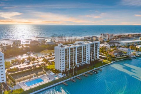 Condo in Sarasota, Florida, 2 bedrooms  № 2395894 - photo 2