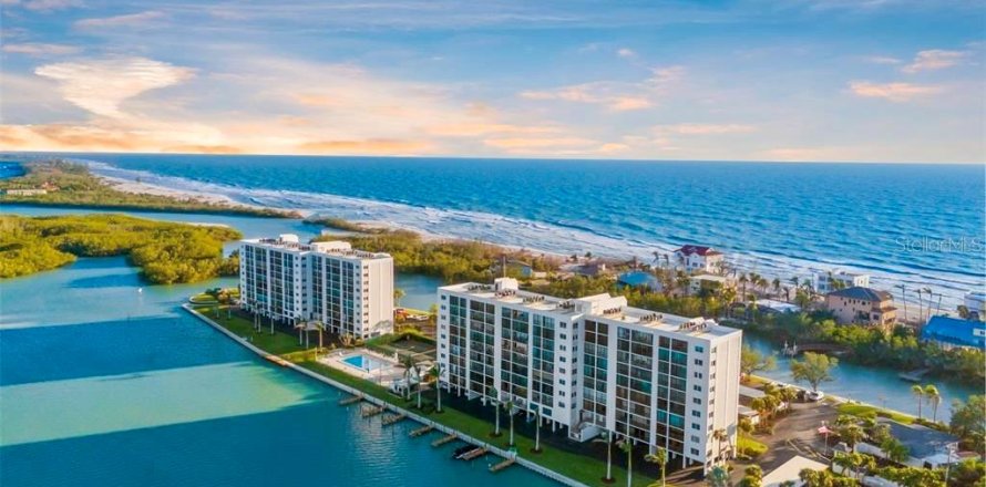 Condo in Sarasota, Florida, 2 bedrooms  № 2395894