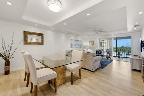 Condo in Sarasota, Florida, 2 bedrooms  № 2395894 - photo 14