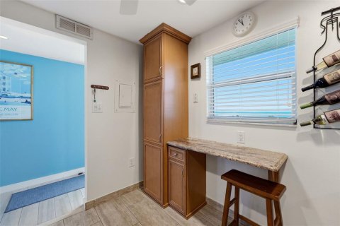 Condo in Sarasota, Florida, 2 bedrooms  № 2395894 - photo 13