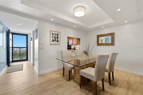 Condo in Sarasota, Florida, 2 bedrooms  № 2395894 - photo 16