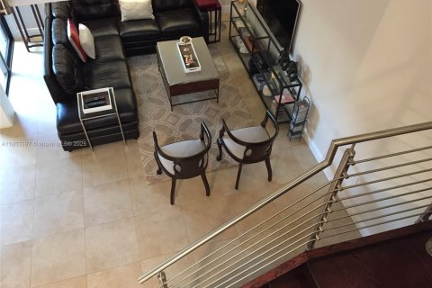 Townhouse in Miami, Florida 3 bedrooms, 119.84 sq.m. № 1960939 - photo 3