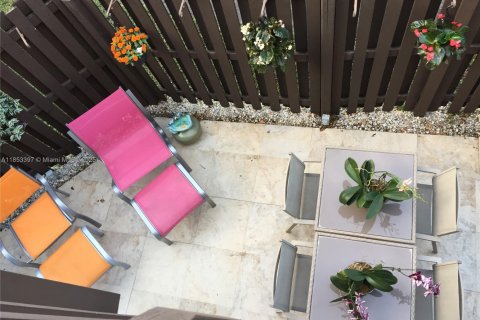 Townhouse in Miami, Florida 3 bedrooms, 119.84 sq.m. № 1960939 - photo 13