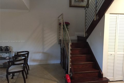 Townhouse in Miami, Florida 3 bedrooms, 119.84 sq.m. № 1960939 - photo 29