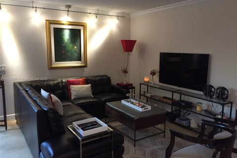 Townhouse in Miami, Florida 3 bedrooms, 119.84 sq.m. № 1960939 - photo 30