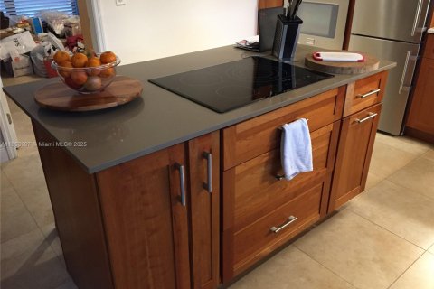 Townhouse in Miami, Florida 3 bedrooms, 119.84 sq.m. № 1960939 - photo 28