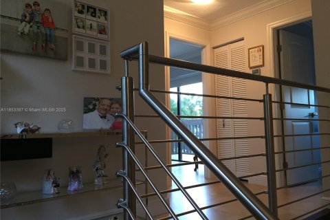 Townhouse in Miami, Florida 3 bedrooms, 119.84 sq.m. № 1960939 - photo 22