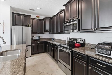 Villa ou maison à vendre à Kissimmee, Floride: 4 chambres, 188.31 m2 № 2208349 - photo 11