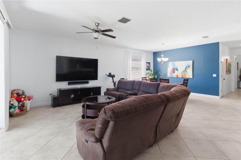 Villa ou maison à vendre à Kissimmee, Floride: 4 chambres, 188.31 m2 № 2208349 - photo 15