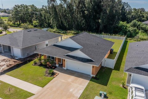 Villa ou maison à vendre à Ruskin, Floride: 3 chambres, 133.5 m2 № 1916151 - photo 1