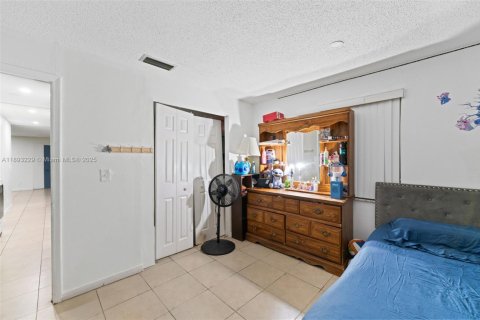 Villa ou maison à louer à West Palm Beach, Floride: 3 chambres, 124.49 m2 № 1945668 - photo 16