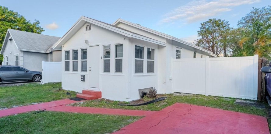 Casa en Hollywood, Florida 3 dormitorios, 72.46 m2 № 2278954