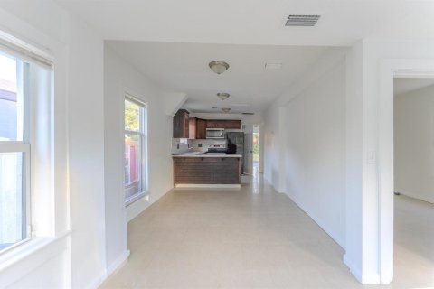 Casa en alquiler en Hollywood, Florida, 3 dormitorios, 72.46 m2 № 2278954 - foto 8