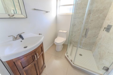 Casa en alquiler en Hollywood, Florida, 3 dormitorios, 72.46 m2 № 2278954 - foto 18