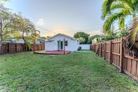 Casa en alquiler en Hollywood, Florida, 3 dormitorios, 72.46 m2 № 2278954 - foto 4