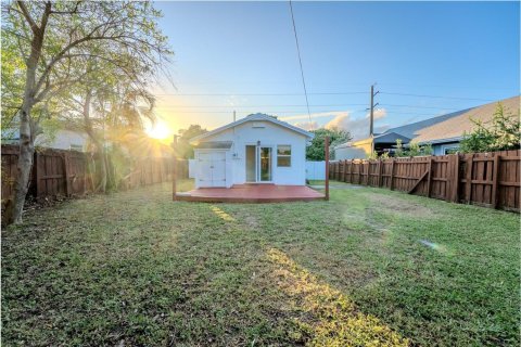 Casa en alquiler en Hollywood, Florida, 3 dormitorios, 72.46 m2 № 2278954 - foto 3