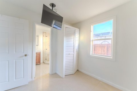 Casa en alquiler en Hollywood, Florida, 3 dormitorios, 72.46 m2 № 2278954 - foto 15