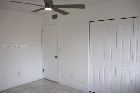 Condominio en alquiler en Hialeah, Florida, 2 dormitorios, 69.68 m2 № 2051684 - foto 18