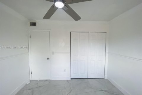 Condominio en alquiler en Hialeah, Florida, 2 dormitorios, 69.68 m2 № 2051684 - foto 19