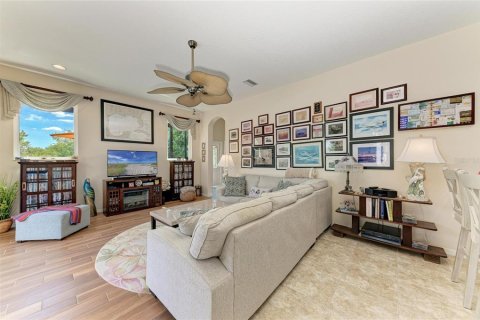 House in Bradenton, Florida 4 bedrooms, 237.83 sq.m. № 1637567 - photo 17