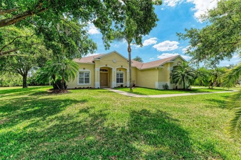 House in Bradenton, Florida 4 bedrooms, 237.83 sq.m. № 1637567 - photo 1