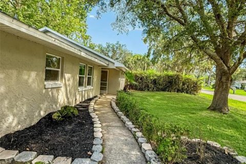 Villa ou maison à vendre à Crystal River, Floride: 2 chambres, 130.99 m2 № 1839016 - photo 3