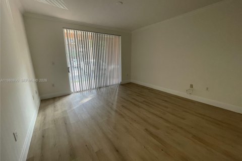 Condominio en alquiler en Miami, Florida, 3 dormitorios, 111.67 m2 № 2044172 - foto 10