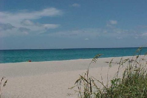 Propiedad comercial en alquiler en Riviera Beach, Florida, 1 dormitorio, 57.6 m2 № 1228769 - foto 1
