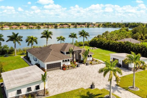House in Punta Gorda, Florida 3 bedrooms № 2392161 - photo 3