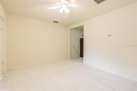 House in Tampa, Florida 2 bedrooms, 74.32 sq.m. № 2258557 - photo 12