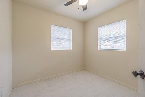 House in Tampa, Florida 2 bedrooms, 74.32 sq.m. № 2258557 - photo 16