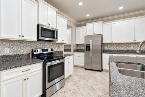 House in Tampa, Florida 5 bedrooms, 356.19 sq.m. № 2426845 - photo 8