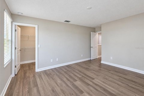 House in Tampa, Florida 5 bedrooms, 356.19 sq.m. № 2426845 - photo 11