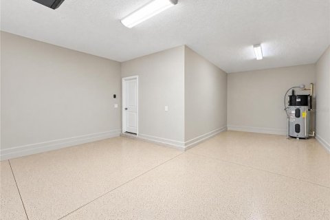 House in Tampa, Florida 5 bedrooms, 356.19 sq.m. № 2426845 - photo 30