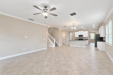 House in Tampa, Florida 5 bedrooms, 356.19 sq.m. № 2426845 - photo 6