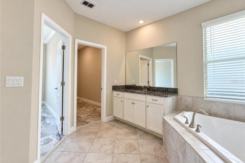 House in Tampa, Florida 5 bedrooms, 356.19 sq.m. № 2426845 - photo 20