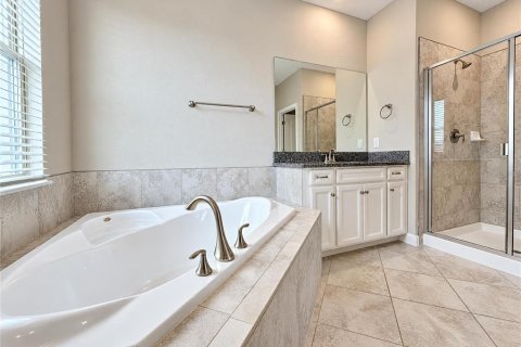 House in Tampa, Florida 5 bedrooms, 356.19 sq.m. № 2426845 - photo 21