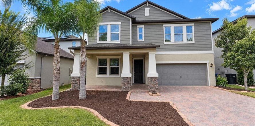 House in Tampa, Florida 5 bedrooms, 356.19 sq.m. № 2426845