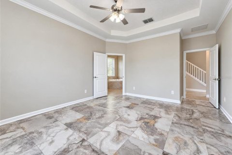 House in Tampa, Florida 5 bedrooms, 356.19 sq.m. № 2426845 - photo 9