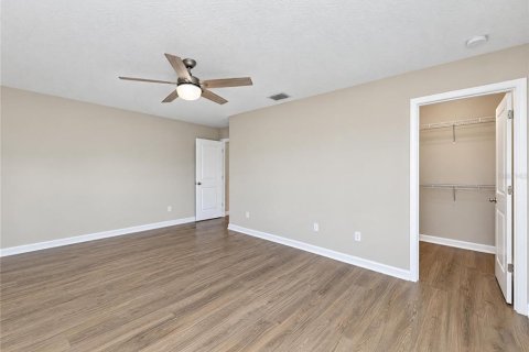 House in Tampa, Florida 5 bedrooms, 356.19 sq.m. № 2426845 - photo 13