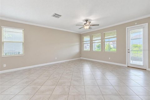 House in Tampa, Florida 5 bedrooms, 356.19 sq.m. № 2426845 - photo 2