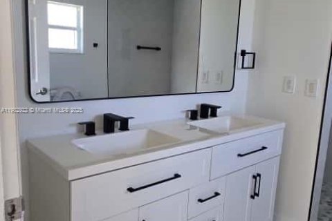 Снять в аренду виллу или дом в Лихай-Эйкерс, Флорида 3 спальни, № 1954713 - фото 6